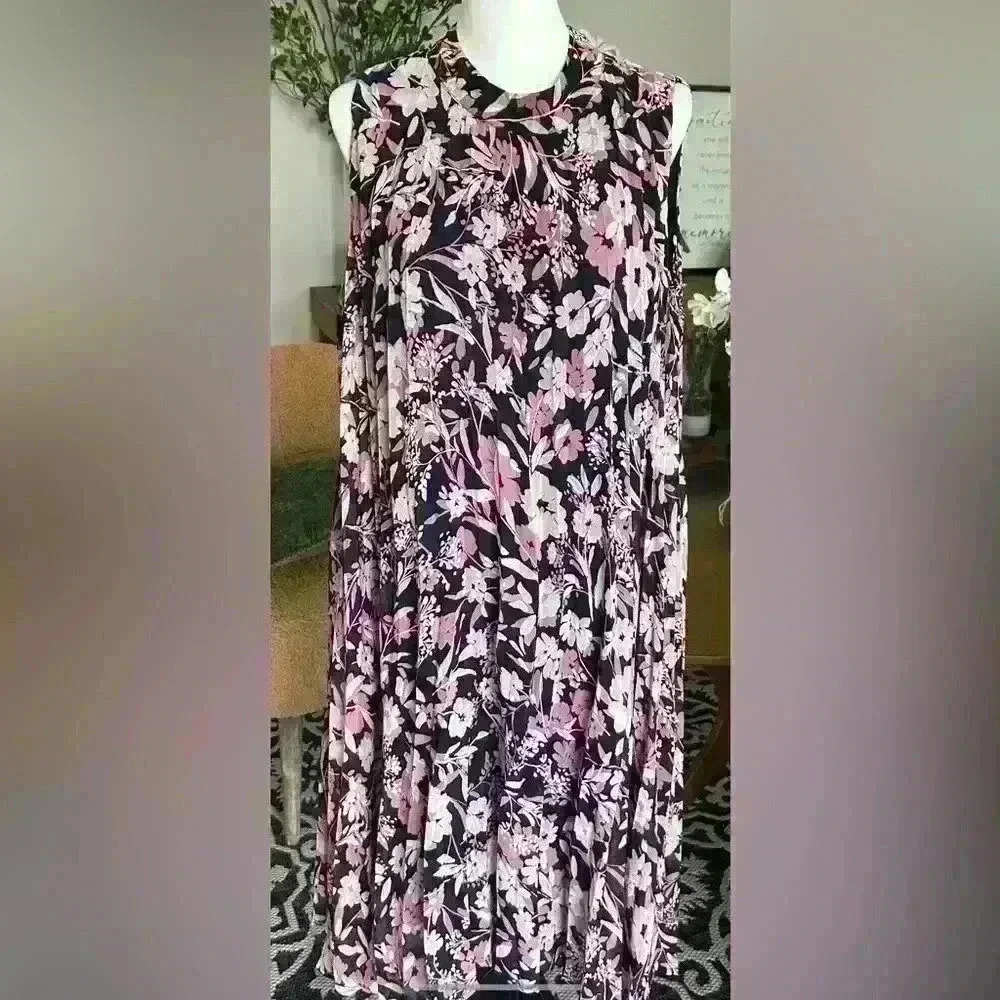 Beautiful Love Squared Flowy Dress. Size 2X